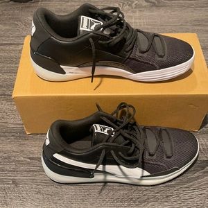 Puma Men’s Clyde Basketball Shoe